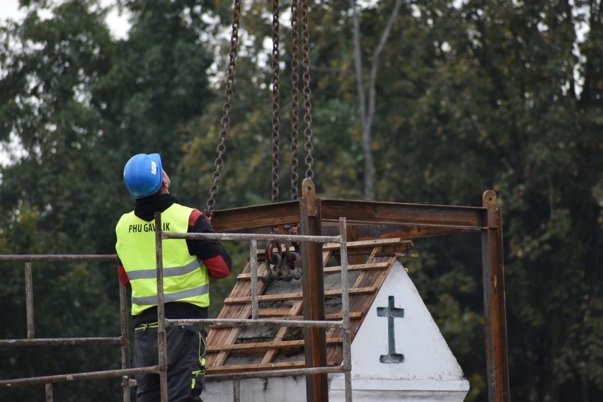 Po 150 latach zabytkowa kapliczka przy „Chemiku” została...