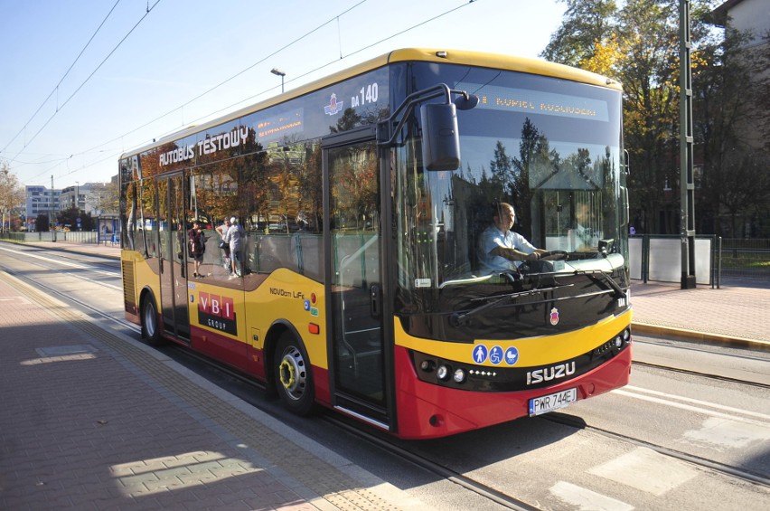 Kraków. MPK testuje malutki autobus Isuzu NovoCiti Life