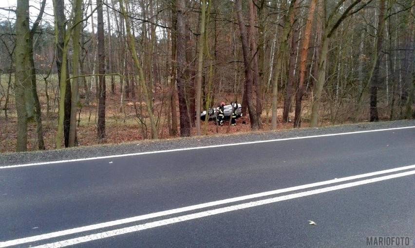 Wypadek pod Opolem na DK 94 między Skarbiszowem i Borkowicami. Dwie osoby ranne