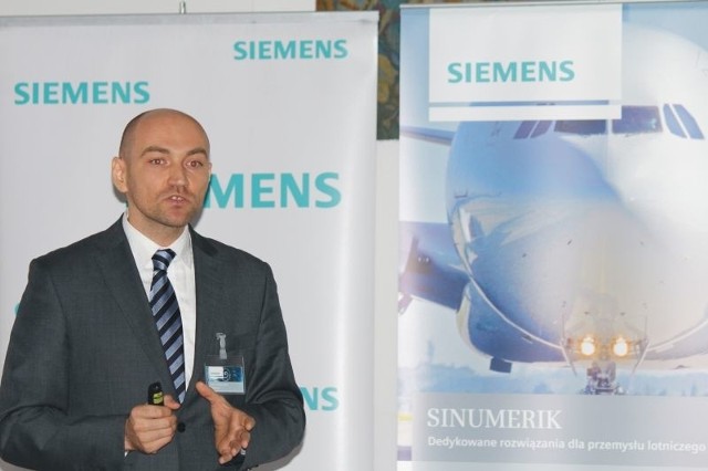 Siemens zorganizował 2-dniową konferencję dla inżynierów pracujących w lotnictwie. Nz. Karol Staworko, dyr. działu firmy Siemens. Fot. Norbert Ziętal