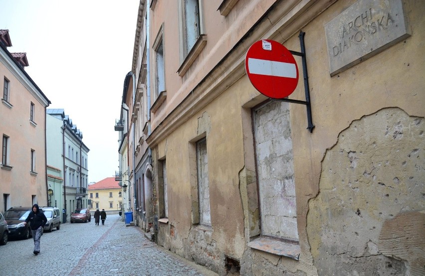 Archidiakońska 1 czeka na lifting. W kamienicy powstaną apartamenty (ZDJĘCIA)