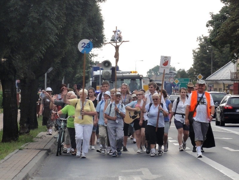 Zwoleńcy pielgrzymi wyruszyli w drogę w poniedziałek.