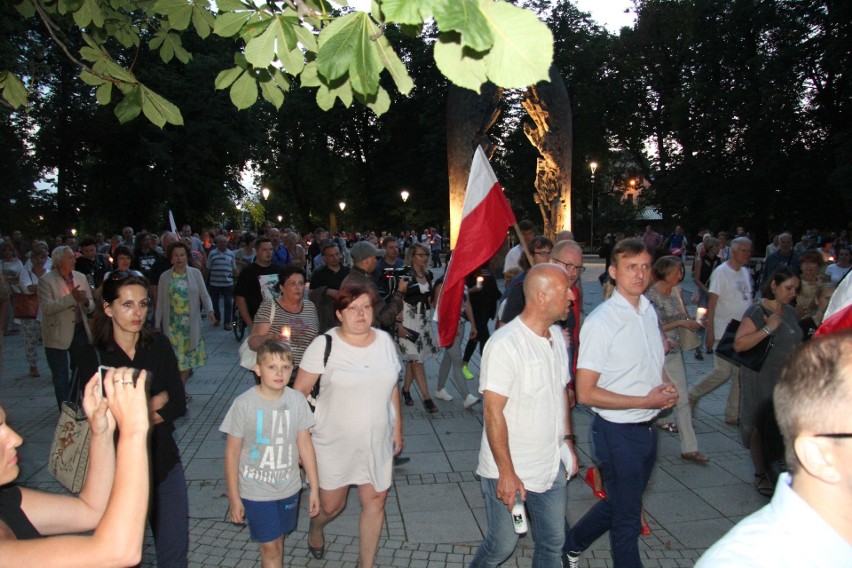 Manifestacja w Kielcach. Protest przed Sądem Okręgowym 