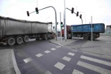 Kierowcy pomstują na długie korki przy wjeździe do Malborka