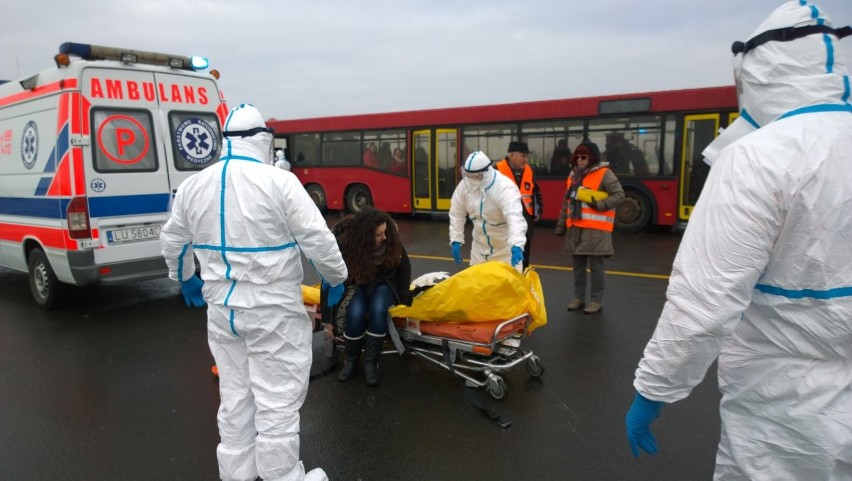 Ćwiczenia "Ebola 2014" na lubelskim lotnisku. Samolot z...