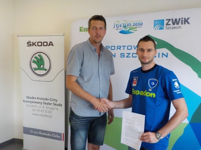 Michał Ruciak (z prawej) i Marcin Nowak, dyrektor sportowy Espadonu.