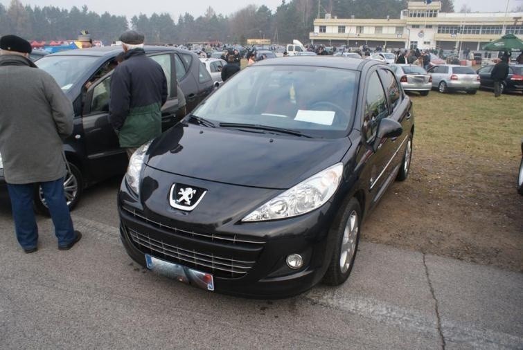 Giełdy samochodowe w Kielcach i Sandomierzu (20.11) - ceny i...
