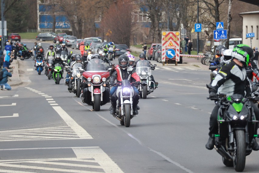 Łódzcy motocykliści oficjalnie rozpoczęli sezon. Były pokazy, konkursy i paradny przejazd przez miasto
