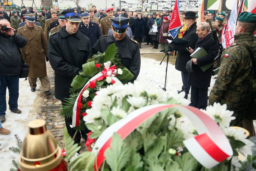 79 rocznica deprtacji Polaków z dawnych ziem wschodnich RP na Syberię (ZDJĘCIA)