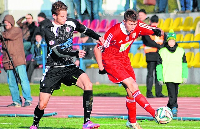 Kamil Cupriak (od lewej) nie może być pewny pozostania w ŁKS Łódź na rundę wiosenną. Zawodnika trzeba wykupić z Górnika Zabrze, który chce za transfer 40 tysięcy złotych