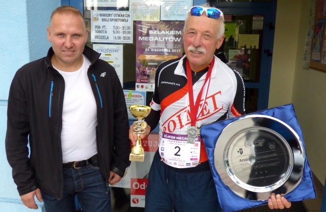 Andrzej Szczepanik (z prawej), mistrz Polski "masters" w triathlonie, będzie walczył w Gdyni o kwalifikację na mistrzostwa świata.