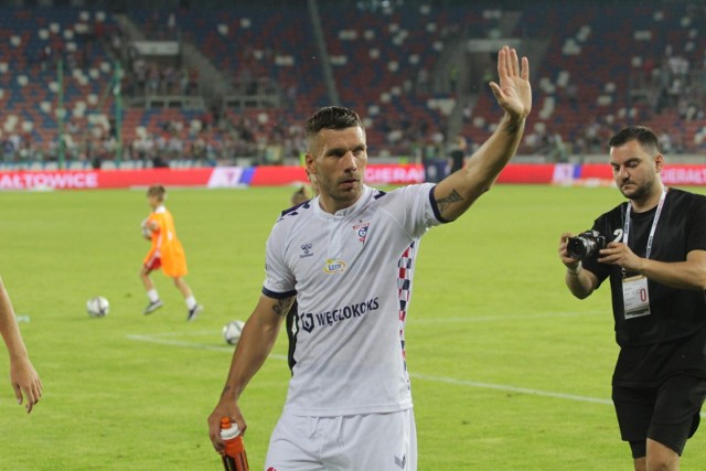 Górnik Zabrze - Lech Poznań 1:3. Zobaczcie zdjęcia z debiutu Łukasza PodolskiegoZobacz kolejne zdjęcia. Przesuwaj zdjęcia w prawo - naciśnij strzałkę lub przycisk NASTĘPNE