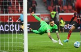 Bundesliga. Rafał Gikiewicz nie uratował Augsburga. Robert Gumny z fatalną notą