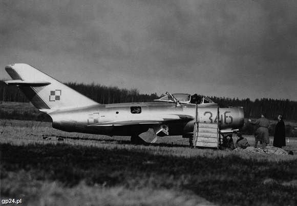 Na takim MiGu uciekł 5 marca 1953 roku na Bornholm słupski...