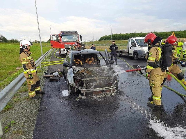 Pożar samochodu marki Suzuki na S6