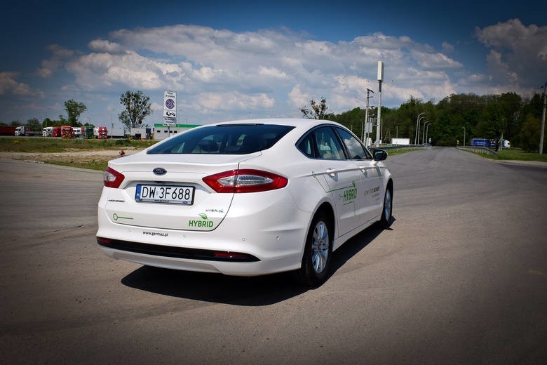 Test najtańszej hybrydy w swojej klasie - Ford Mondeo Hybrid