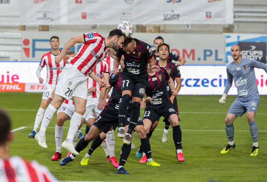 Pogoń Szczecin - Cracovia 1:0. Dwa strzały, trzy punkty i podium Portowców [GALERIA]