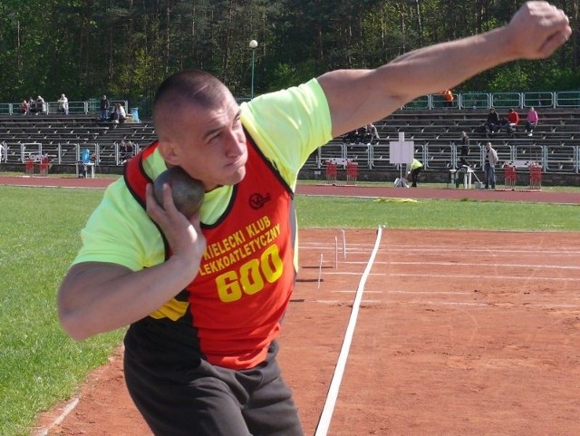 Kamil Zbroszczyk był czwarty w pchnięciu kulą.