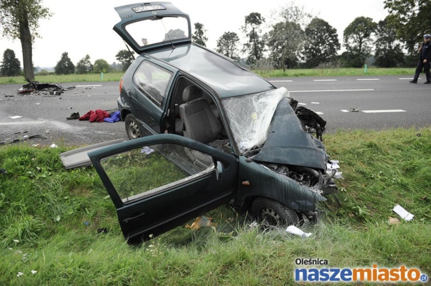 Wypadek pod Oleśnicą. Były piłkarz Ślęzy zginął w zderzeniu ze śmieciarką (ZDJĘCIA)