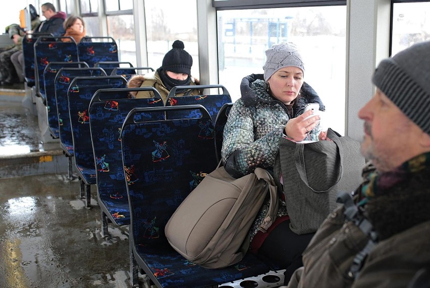 Część pasażerów skarży się na chłód w tramwajach