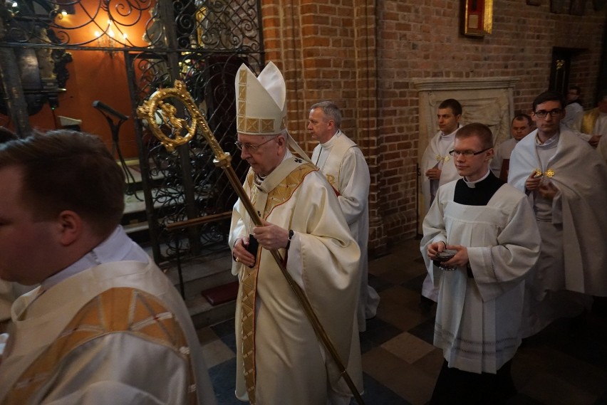Wielki Czwartek: Msza św. Krzyżma - święto kapłanów w...