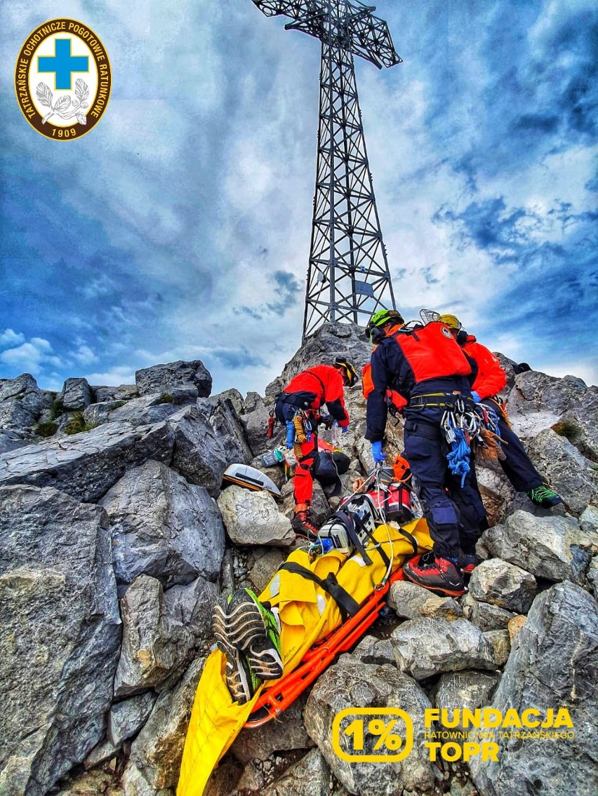 Tatry. Młody turysta z Ukrainy porażony piorunem na Giewoncie. Był głęboko nieprzytomny. Zmarł w szpitalu 