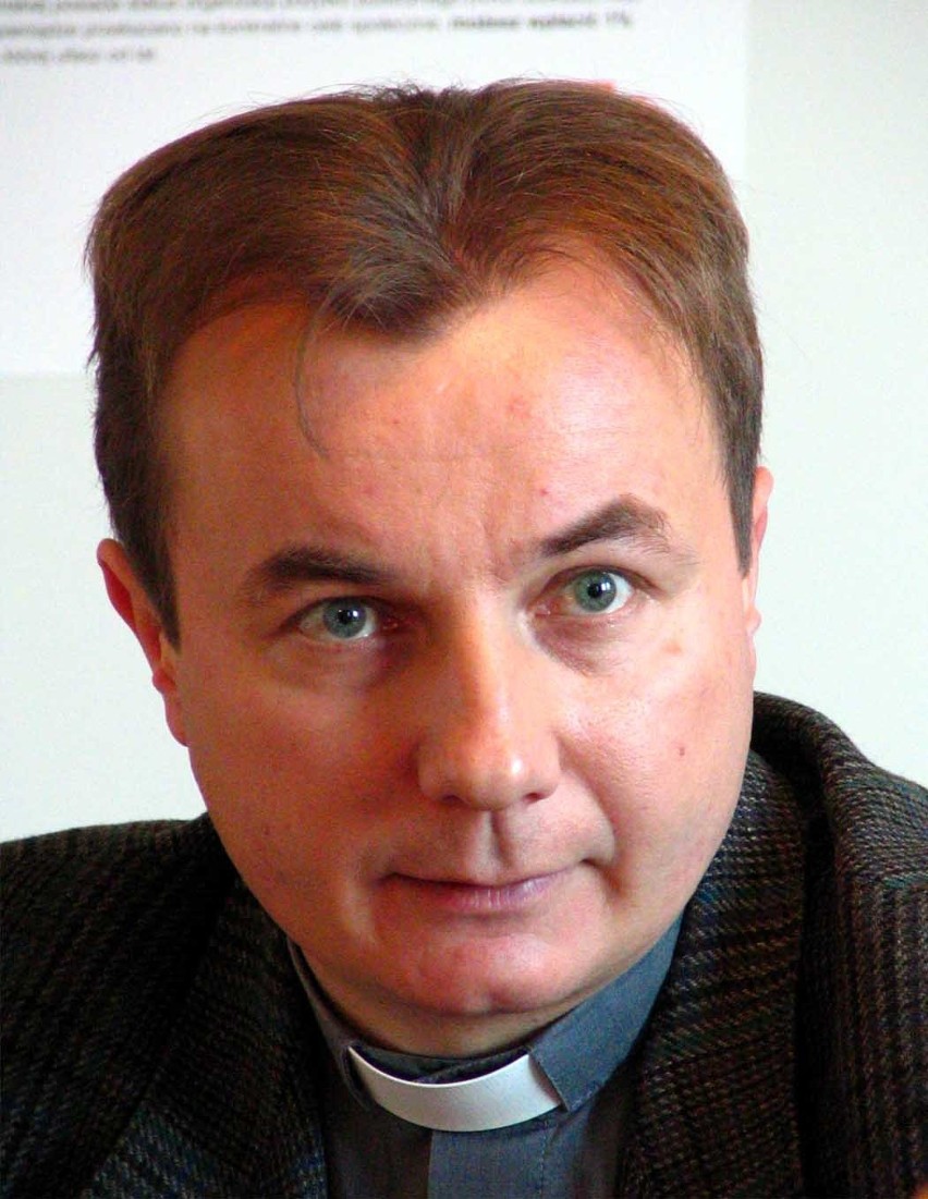 Ksiądz kanonik Radosław Walerowicz, dyrektor Ośrodka: –...
