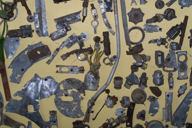 Części niemieckich maszyn rozbitych nad Opolszczyzną w czasie II wojny. Andrzej swoje zbiory pokazuje tylko zaufanym.