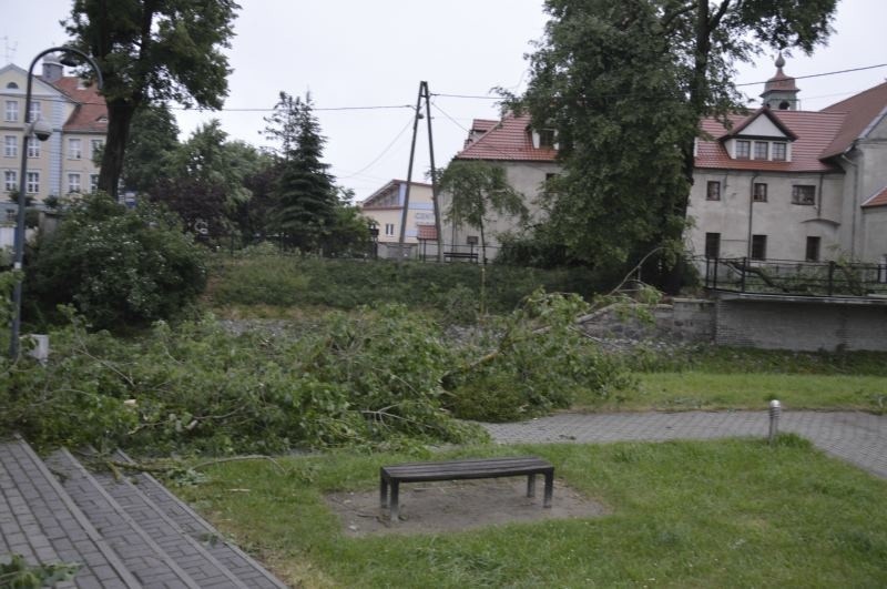 Spustoszone Mikołajki Pomorskie i okolicy po nawałnicy,...