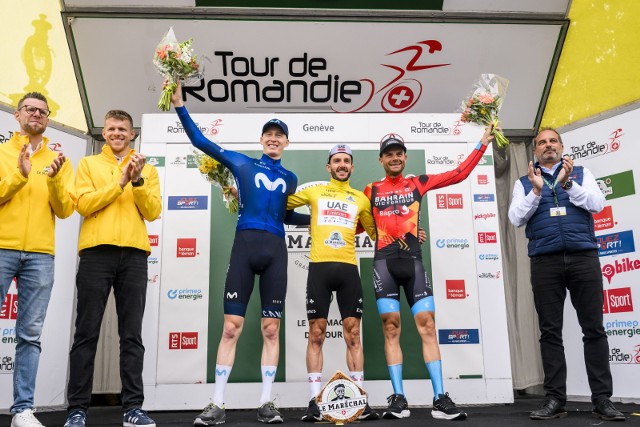 Podium wyścigu Tour de Romandie. Od lewej: Matteo Jorgenson, Adam Yates i Damiano Caruso.