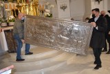 Unikatowe, srebrne antepedium znajdujące się w chełmskiej bazylice będzie odnowione. Zobacz zdjęcia