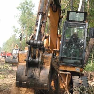 Koparki, spychacze i wywrotki - taki widok wzdłuż al. Wojska Polskiego, do końca inwestycji zielonogórskich wodociągów będzie częsty.