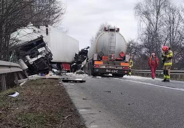 Wypadek w Kończycach Wielkich.Zobacz kolejne zdjęcia. Przesuwaj zdjęcia w prawo - naciśnij strzałkę lub przycisk NASTĘPNE