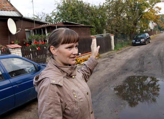 To wstyd, by w XXI wieku w centrum metropolii nie było kanalizacji &#8211; denerwuje się Anna Michałowska, mieszkanka ulicy Bednarskiej