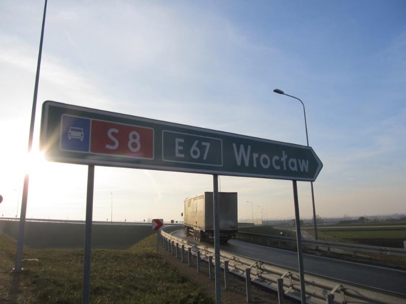 Nowy odcinek S8 do Warszawy otwarty. Kierowcy jadą już trasą Syców - Walichnowy (ZDJĘCIA)