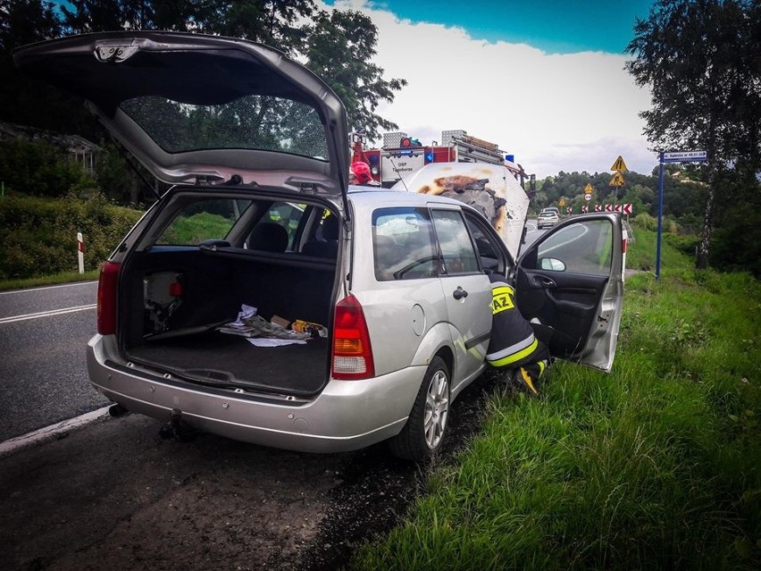 Just. Pożar samochodu marki ford na drodze krajowej nr 75 [ZDJĘCIA]