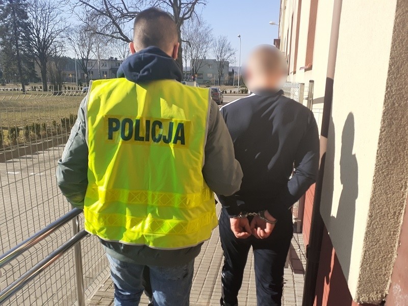 20-latek zatrzymany przez policję lęborską w sprawie...