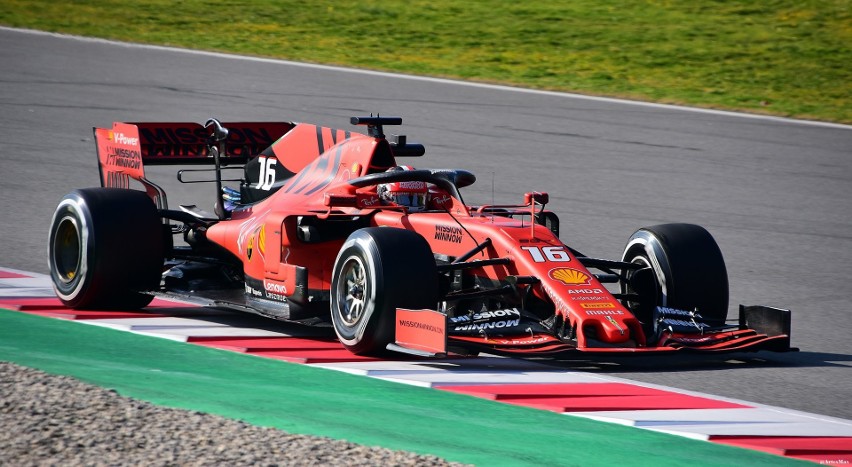 Scuderia Ferrari Mission Winnow - BOLID Ferrari SF90...