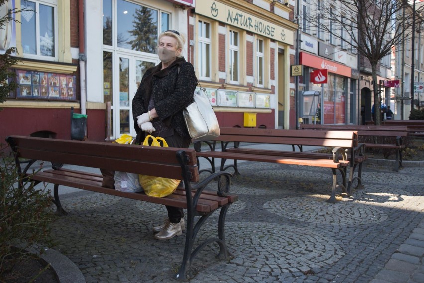 Od jutra nosimy maseczki. Zobacz, ile kosztują w aptekach