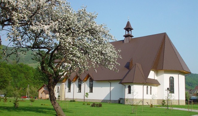 Jeden z kościołów w Tylmanowej, zdjęcie ilustracyjne