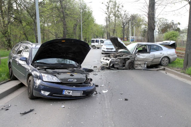 Tylko jednej doby wrocławscy policjanci zatrzymali 5 nietrzeźwych kierowców. Ci najmniej pijani mieli 1,5 promila. Dwóch z zatrzymanych trafiło do policyjnego aresztu. To alkohol i brawura są najczęstszymi przyczynami wypadków drogowych w Polsce.