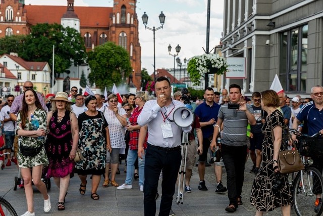 Przez Białystok przejdzie kolejny marsz antycovidowców i antyszczepionkowców