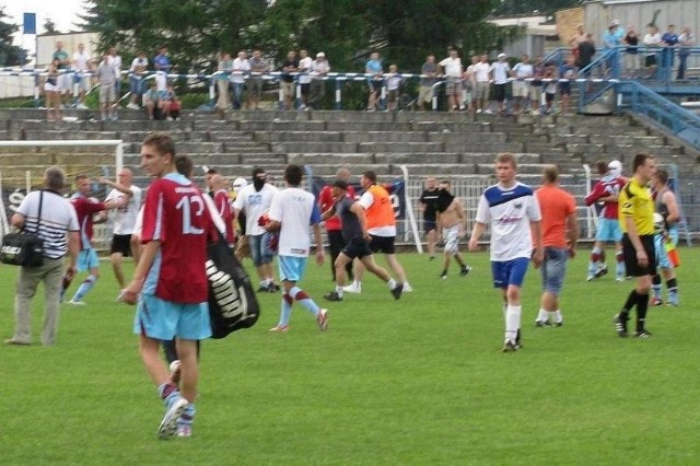 Wydarzenia w Dębicy na pewno będą mieć wpływ na przyszłość Igloopolu, tym bardziej, że w burdach ucierpieli uczestnicy meczu.