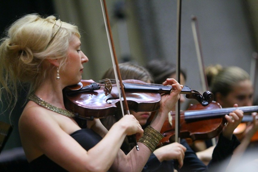 Sinfonietta Polonia i Utah Valley Youth Symphony Orchestra...