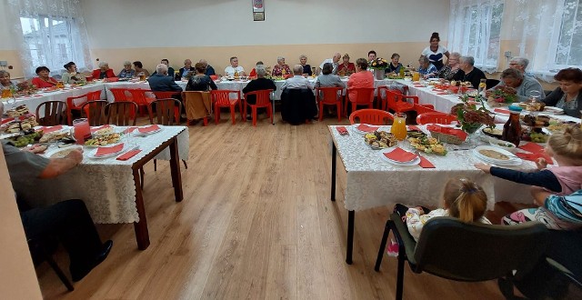 Gospodynie z Koła Gospodyń Wiejskich Nidziczanki gościły 50 seniorów