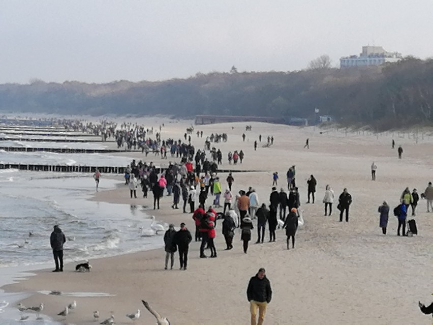 W słoneczne południe pogoda zachęcała do spacerów nad...