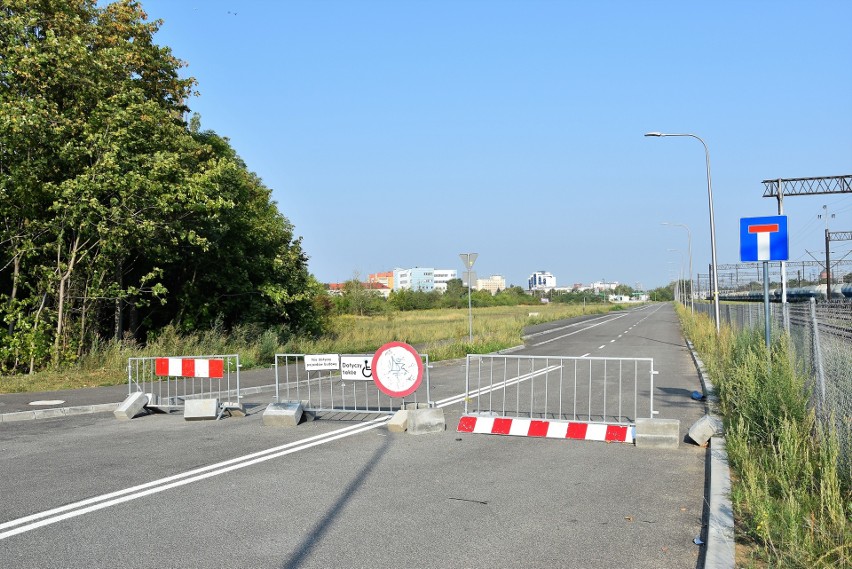 Parking przy skrzyżowaniu ulic Ozimskiej i Plebiscytowej w...