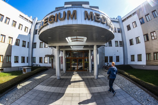Komisja specjalna Wydziału Lekarskiego Collegium Medicum bada doniesienia zawarte w anonimowym liście 