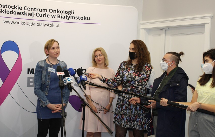 80 kolorowych chust dla pacjentek Białostockiego Centrum Onkologii. To inicjatywa Stowarzyszenia Eurydyki