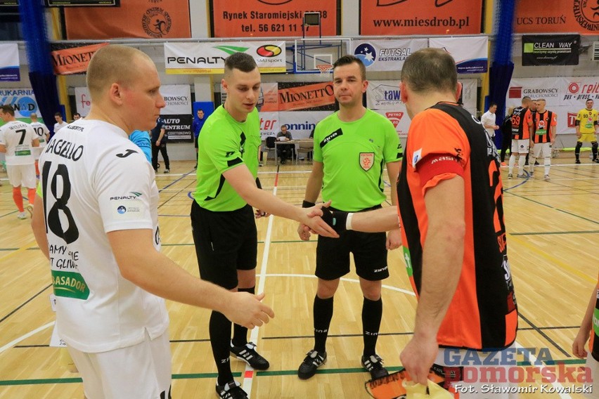 Zawodnicy FC Toruń pokonali przyjezdnych z Gliwic 6:2....